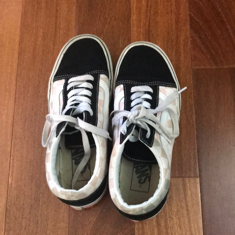 women’s checkered vans